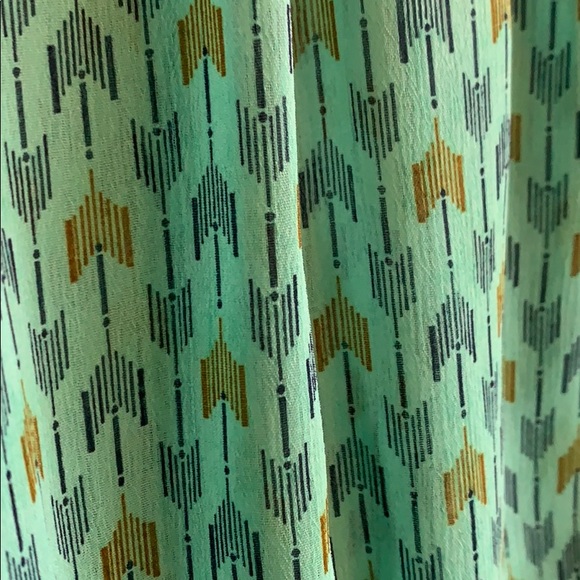 Patterned Blouse - Picture 5 of 5